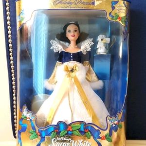 Disney's Snow White 1999 holiday doll